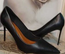 Black High Heels Size 10