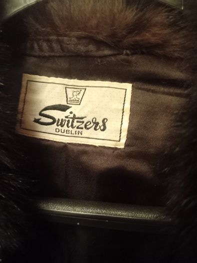 Switzers fur coat, no damage, medium, D18 post 10e