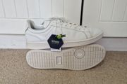 Lacoste Lerond Carnaby Pro Trainers