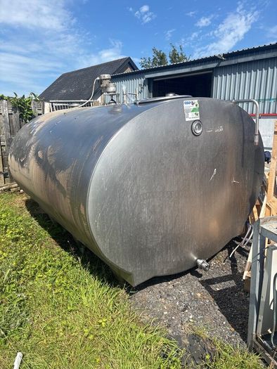 Milk tank