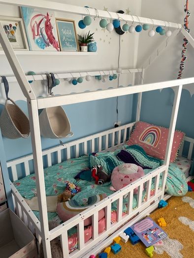 Toddler 'house' bed