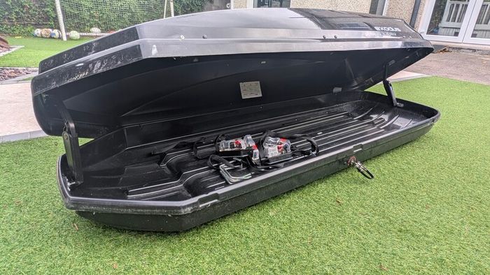Exodus 470L roof box