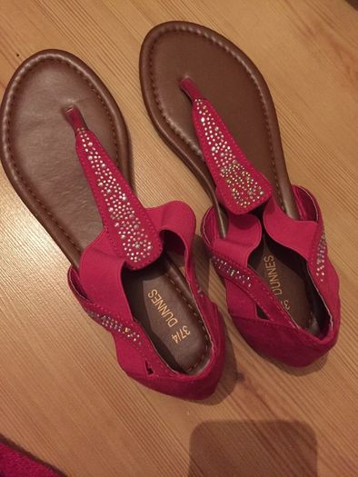 Dunnes Stores pink sandals