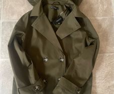 Short hooded trench coat
