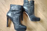 Black Shoes   Size 6
