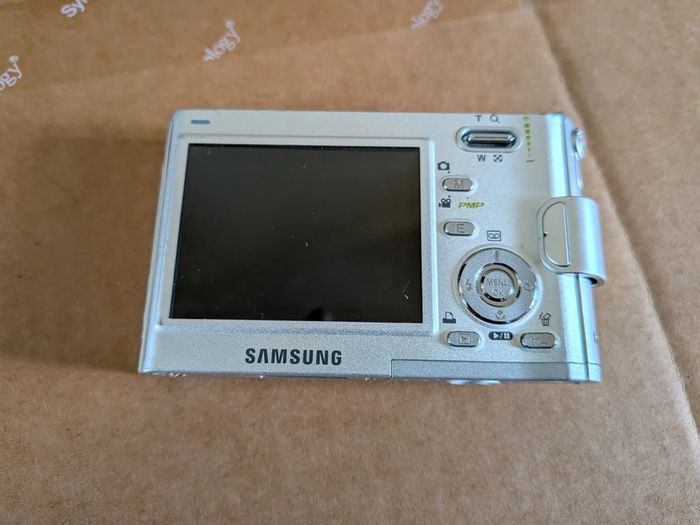 Samsung Digimax i6 Digital Camera