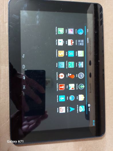 HANNSPREE  Hannspad 10.1 inch Tablet, Model No. HSG1279, in excellent condition