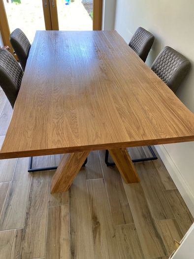 oak dining table