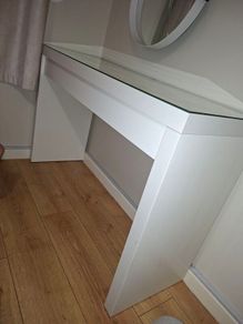 make up desk