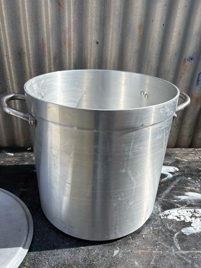 3 Aluminium catering kitchen large pots x3