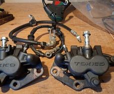 suzuki front calipers