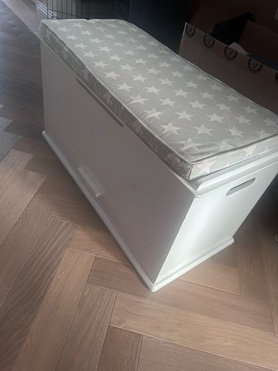 Storage unit