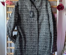 coat Bnwt peruzzi coat size 38 herringbone print.   Italian brand choice boutiques