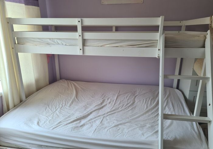 Triple bunk