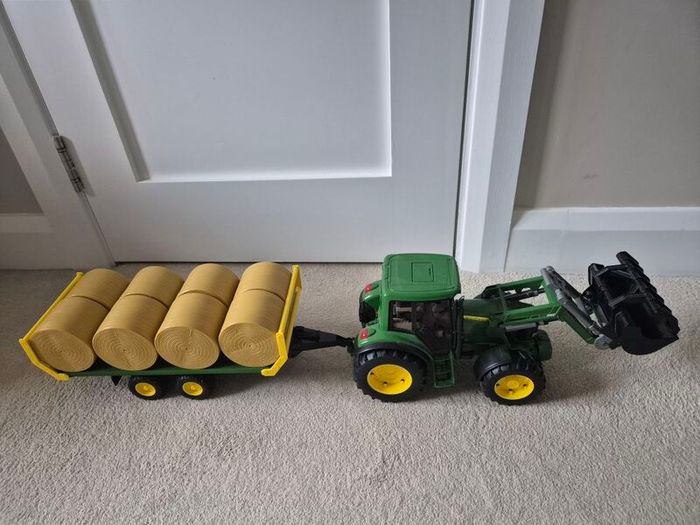 John Deere - Tractor and Bale Toy Set