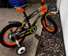 Strike 14 Kids Bike with Stabilisers