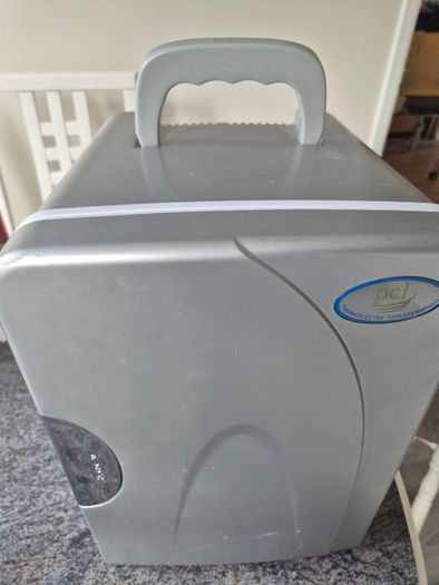 Mini Fridge ( Cooler & warmer )