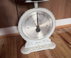 kitchen scale vintage