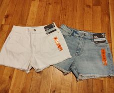 Ladies shorts, BNWT