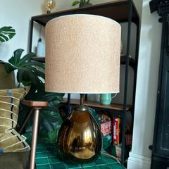 Stylish Bronze/Amber Table Lamp with Shade
