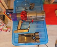 Dyson V10 unit & spares