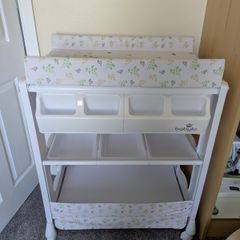 Baby changing table