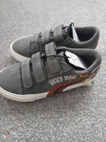 NEW.boy's shoes. UK 10/EUR 28