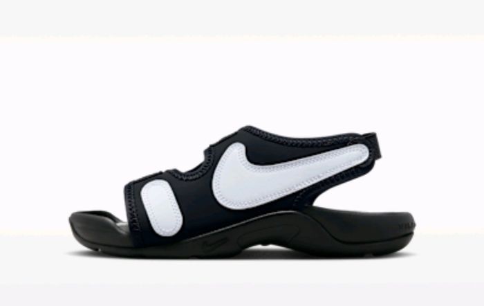 nike sandals and pool shoes