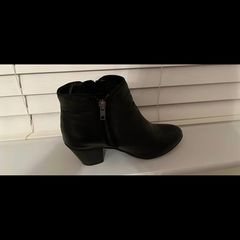 Carl Scarpa leather boots size 6