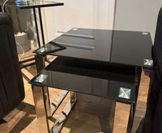 glass nest of tables  70 eouros