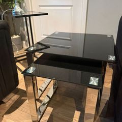 glass nest of tables  70 eouros