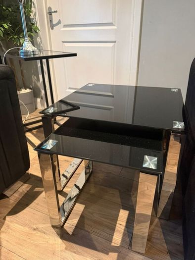 glass nest of tables  70 eouros