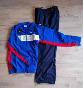 New:  Boys NIKE tracksuit age 13 - 15