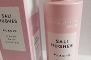 Revolution Skincare  Sali Hughes Placid 5 Acid Daily Exfoliant 150ml