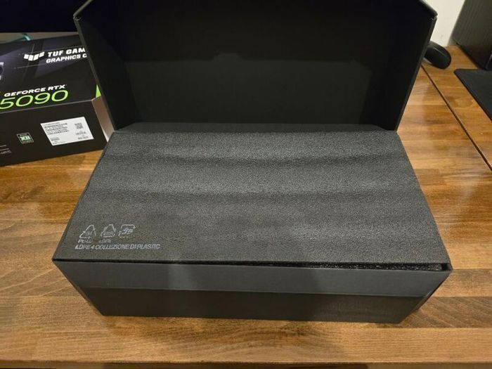 ASUS TUF Gaming GeForce RTX 5090 OC 32GB GDDR7 Refurbished, Like New