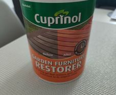 garden furniture restorer