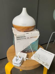 Essential oils diffuser
