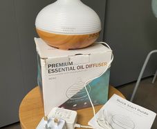 Essential oils diffuser