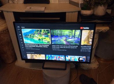 E Star 32 inch Android  LED SMART Television with USB, 2 HDMI, Scart, WIFI connectivity, etc Barely used
