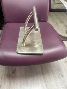 Salon foot rest