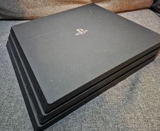PS4 Pro 1TB with firmware 9.00 Jailbroken