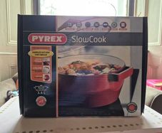 Brand New Cast Iron Casserole Pot 24cm, Dutch Oven, Unused in Box