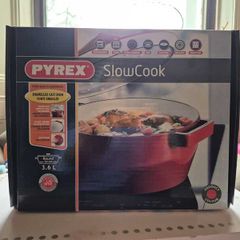 Brand New Cast Iron Casserole Pot 24cm, Dutch Oven, Unused in Box