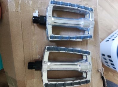 Bike flat pedal