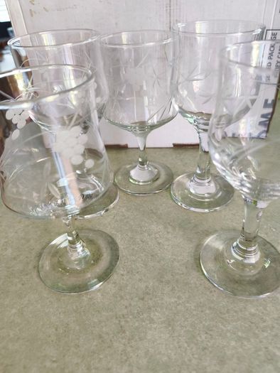 Duiske Irish Set Of 5 Crystal Wine Glasses Vine Vintage Handcut Glass