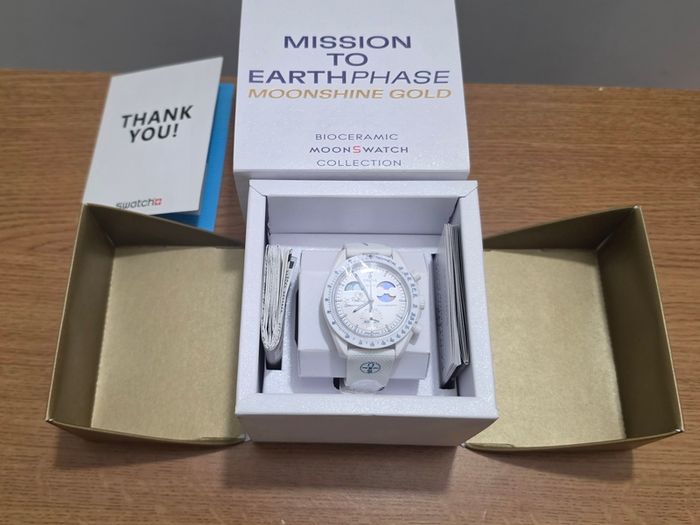 Omega x Swatch MoonSwatch - Mission to Earthphase (Moonshine Gold)