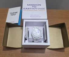 Omega x Swatch MoonSwatch - Mission to Earthphase (Moonshine Gold)