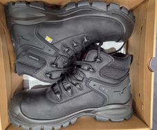 Safety boots size 10