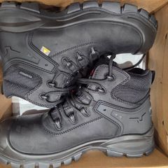 Safety boots size 10