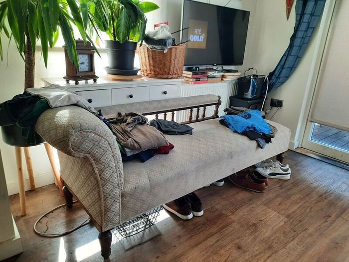 Chaise lounge